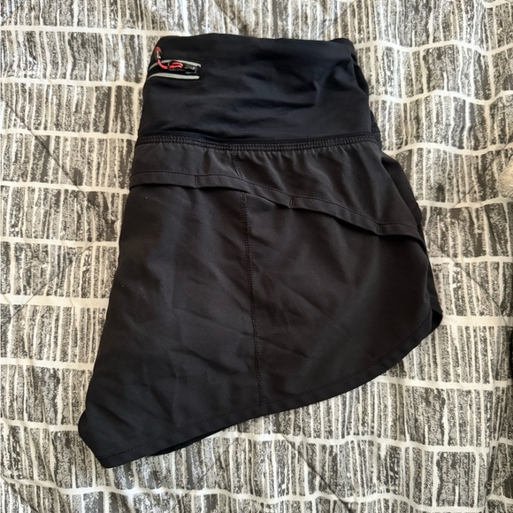 Women’s Lululemon shorts size 4 - Picture 2 of 6